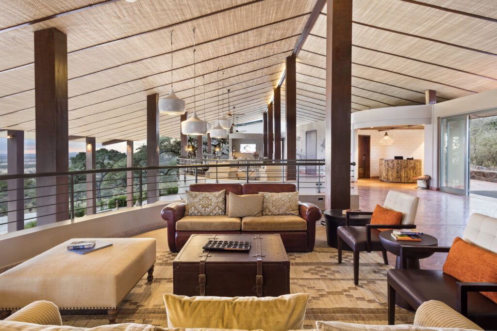 006SerengetiLodge_MeliaCollection-Lobby