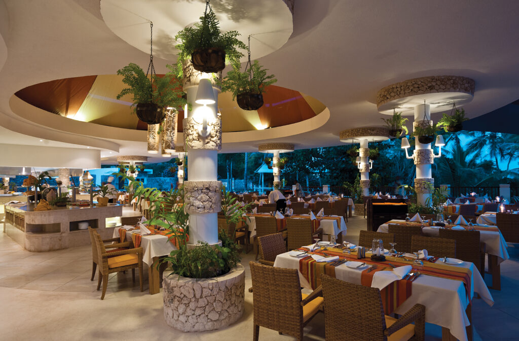 #03 Horizon Restaurant