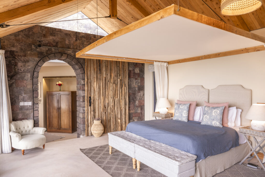 1739538520551_FR-Loldia-Luxuary-Suites-12