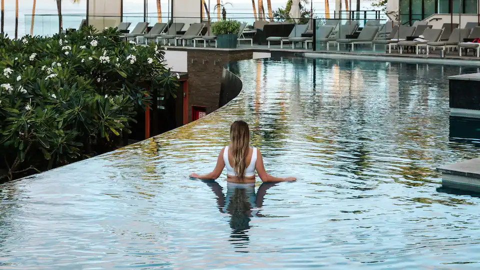 2 OGGAW-P0355-Lifestyle-Pool.16x9