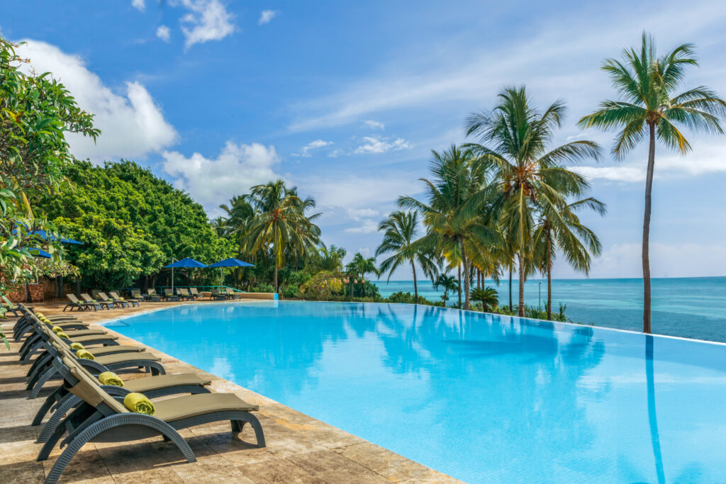 305gMeliaZanzibar-Main Infinity Pool