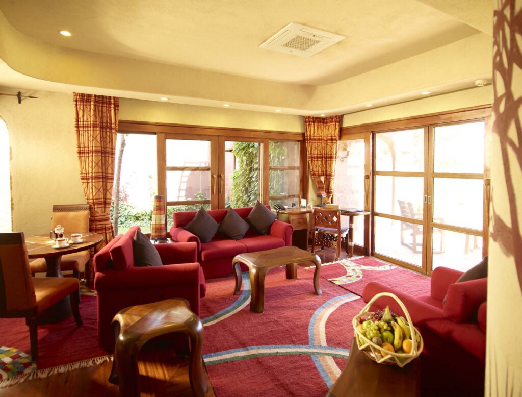 5. Suite Lounge
