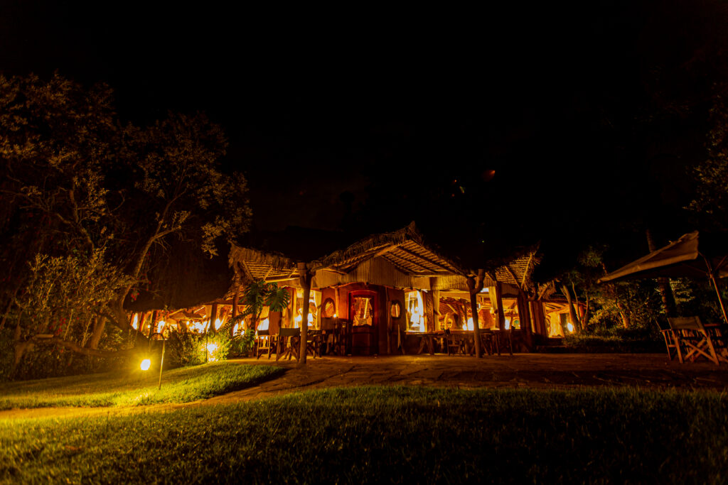 6 Lodge Restaurant night View