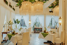 Baraza-Livingstone-Restaurant-1-Thumb
