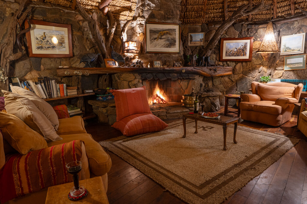 Bush-and-Beyond-Ol-Malo-Lodge-Sitting-Room-2