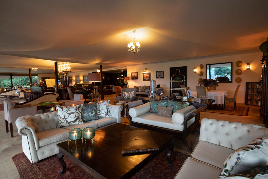 Cottar's-Safaris-interior-mess-tent-4