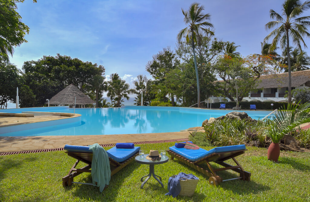 Diamonds Leisure Diani - Bahari Pool 001