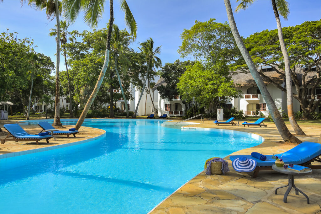 Diamonds Leisure Diani - Baobab Pool & Swim Up Bar 023