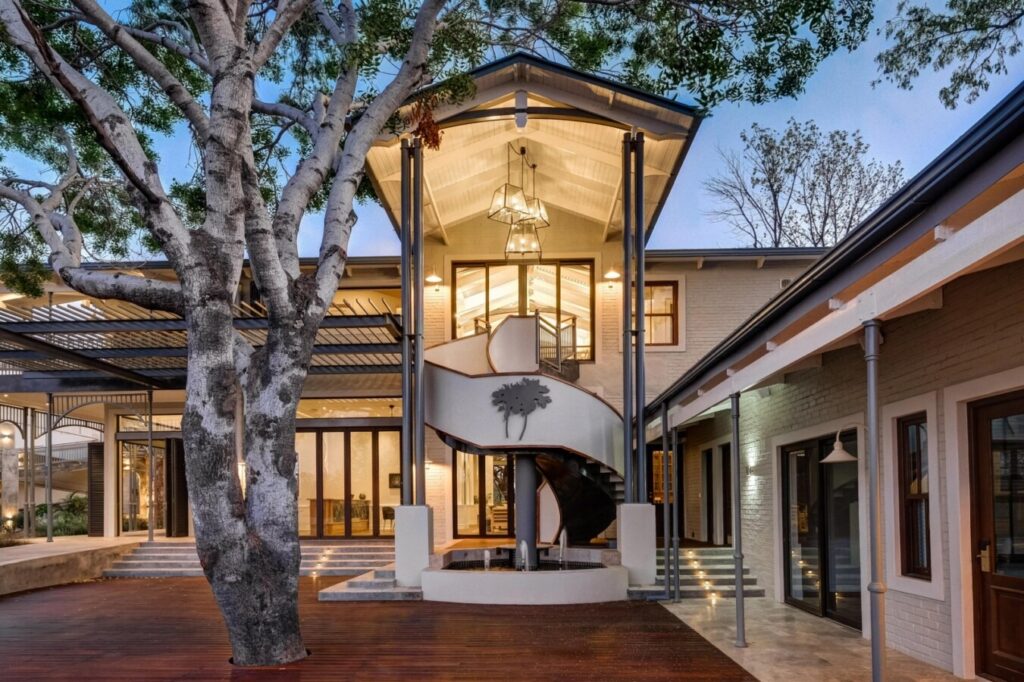 Entrance-Staircase-PRH-1351x900