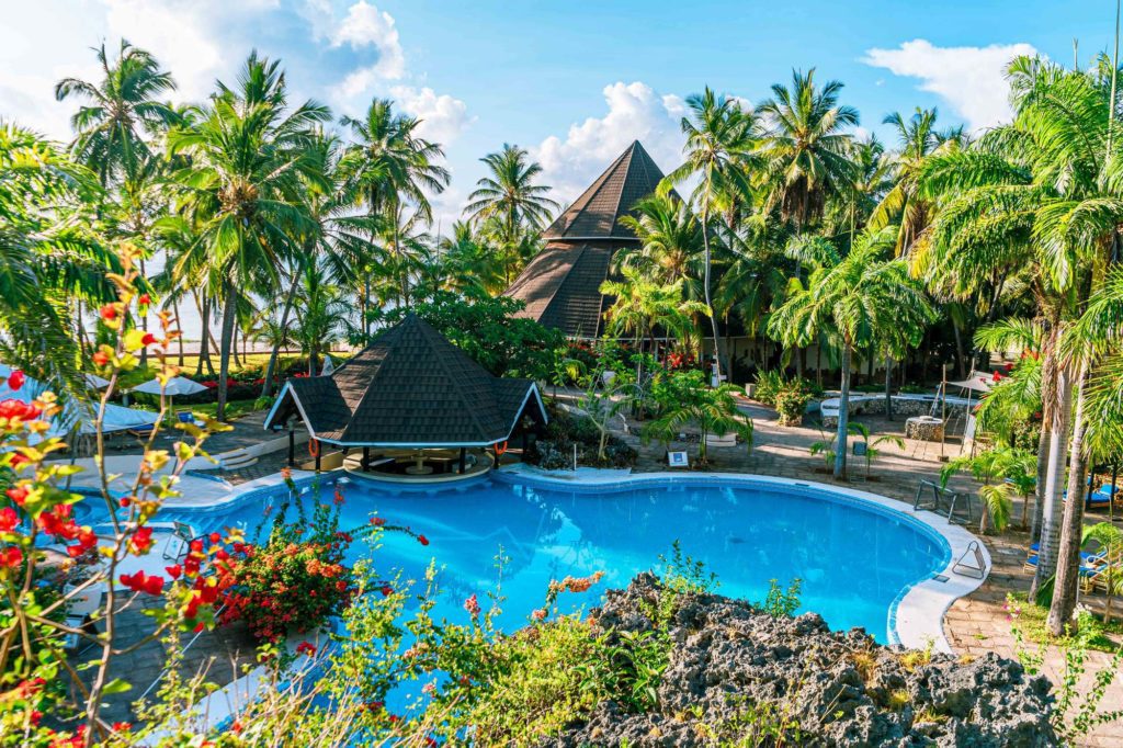 FIRST-IMAGE-ON-CAROUSEL-Diani-Reef-Beach-Resort-Spa-Waves-Bar-2-1024x682