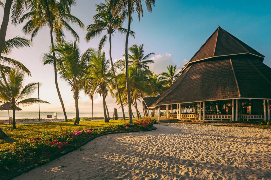 FIRST-IMAGE-ON-CAROUSEL-FINS-BEACH-BAR-GRILL-DIANI-REEF-BEACH.jpg-1024x682