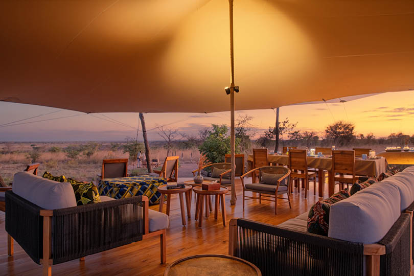 Lounge-in-Main-area-at-sunset