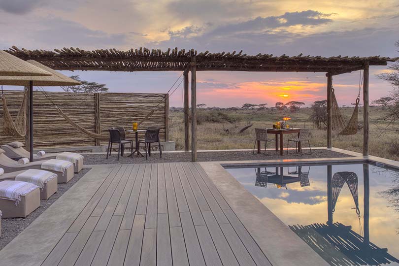 Namiri-Plains-Pool-private-dining