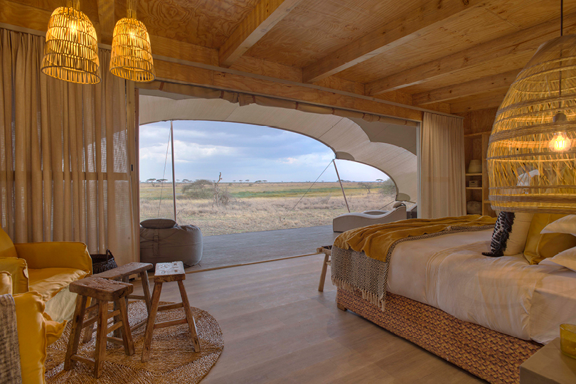 Namiri-Plains-Tent-interior