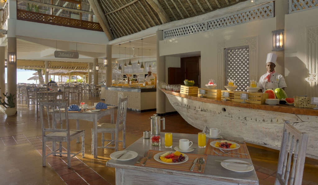 Neptune Palm - Mnazi Restaurant Breakfast 001