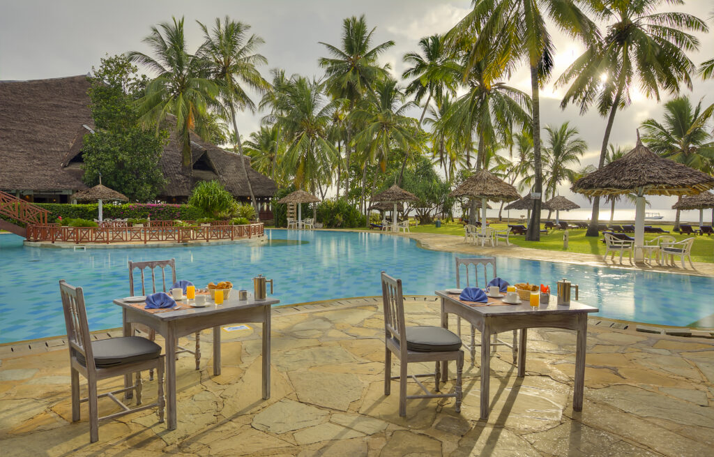 Neptune Palm -Pool View