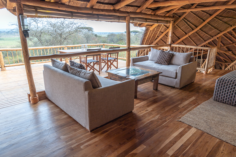Oliver-s-Lounge-area-and-interleading-deck-with-view