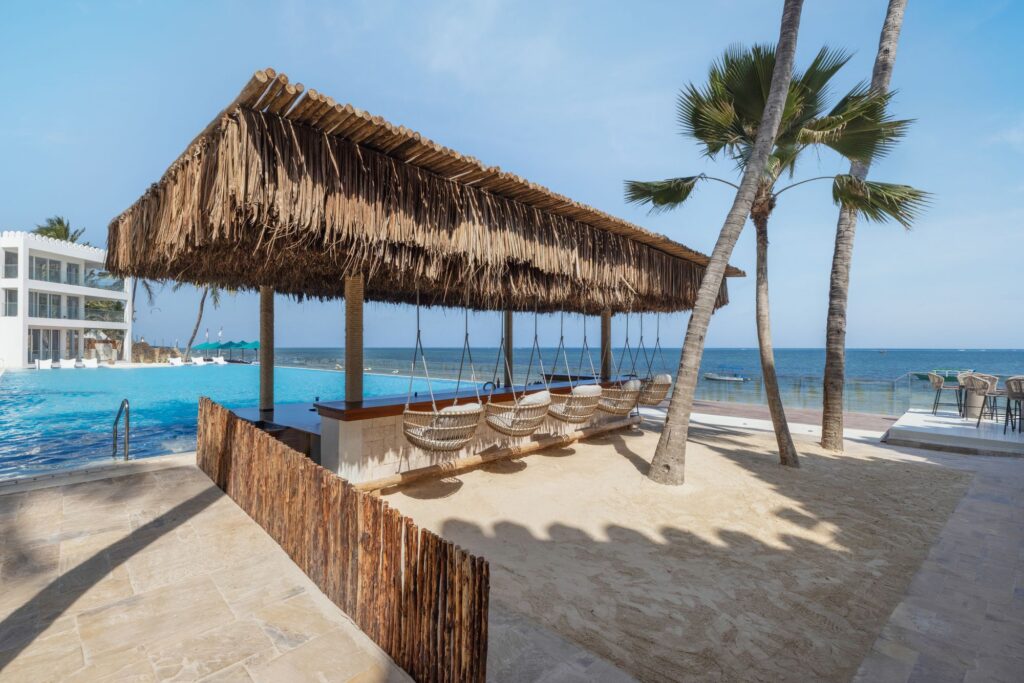Pool-Bar-1