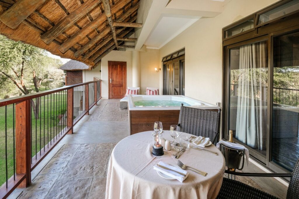 Strathearn-Suite-Balcony-Dining-ILH-1500x1000