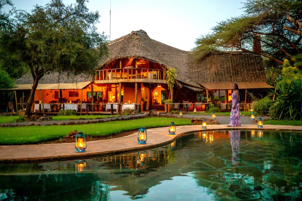 Tawi Lodge - Main Area