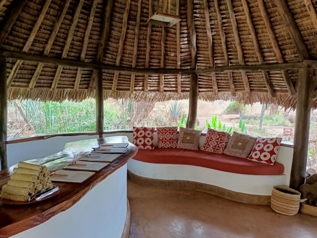 Tawi Lodge - Welcome area