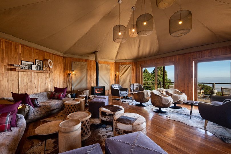 The-Highlands-Cozy-lounge-with-wood-burning-stove