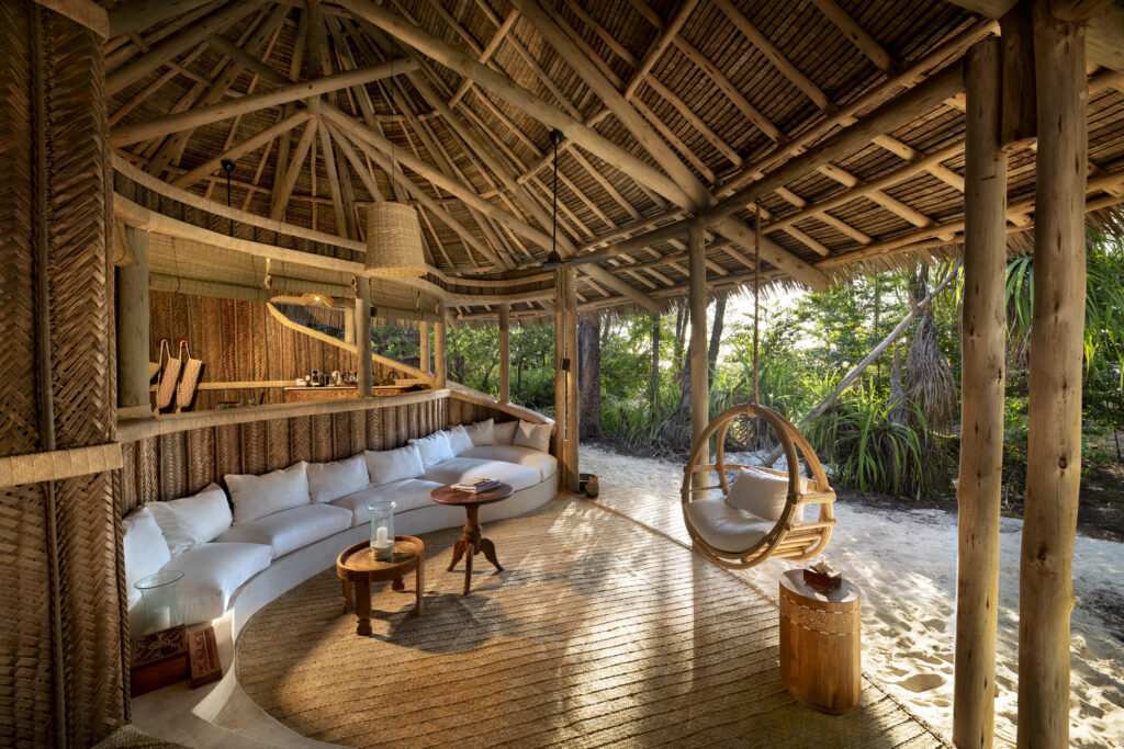 Zanzibar-Mnemba-Island-banda-lounge _2_