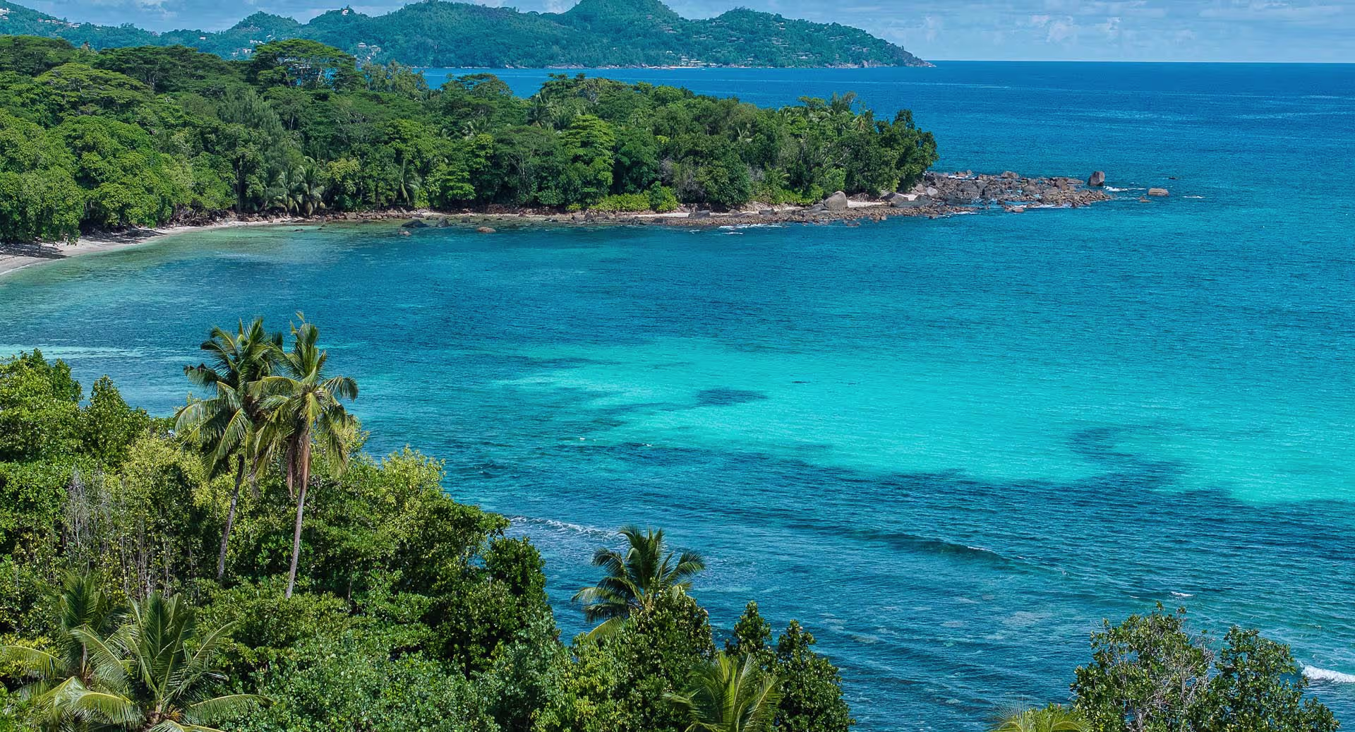 avani_plus_barbarons_seychelles_aerial_oceanview_gallery_1920x1037