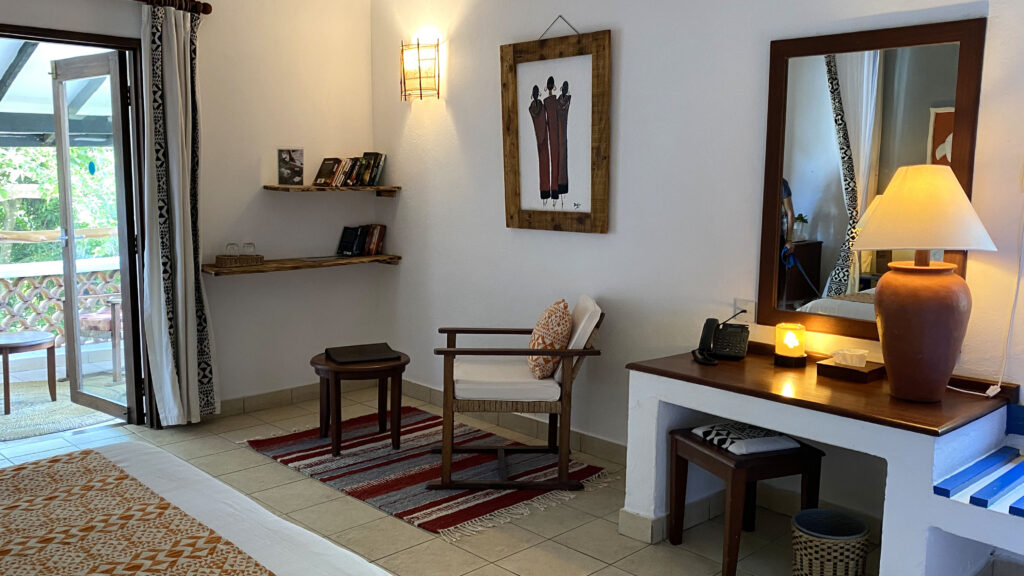 deluxe room dresser _ library