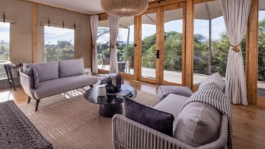 jw-nbomj-standard-king-loung-13644-88942_Wide-Hor
