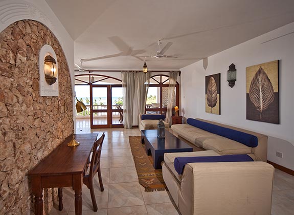 lantana-lounge_1_orig