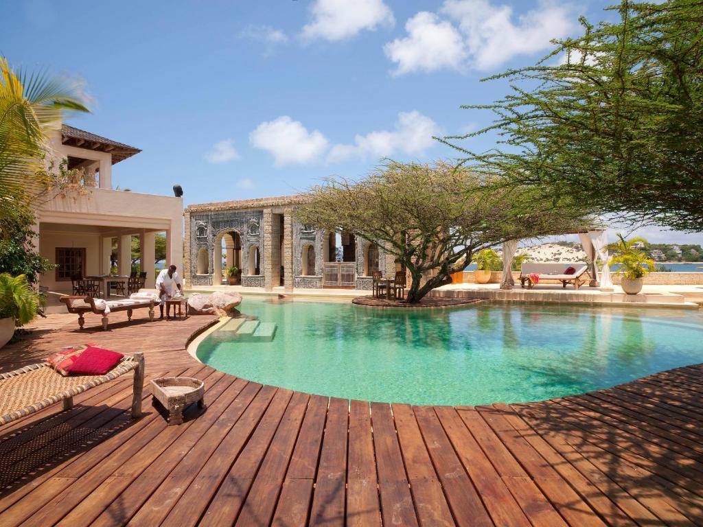 majlis-pool-2_1_orig
