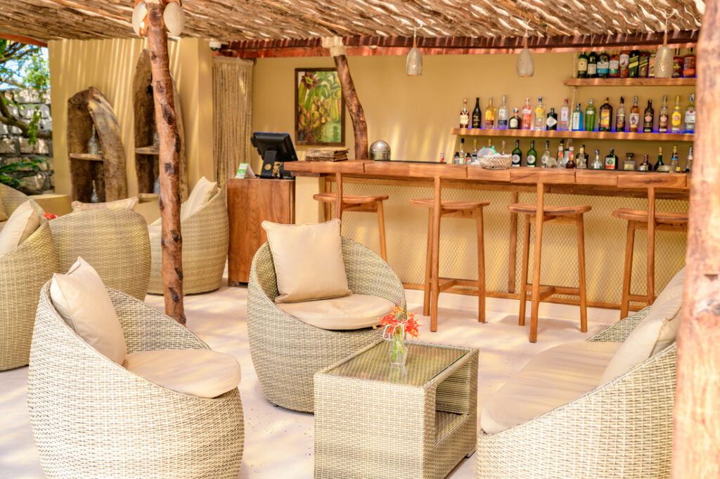 medina-palms-beach-bar_1_orig