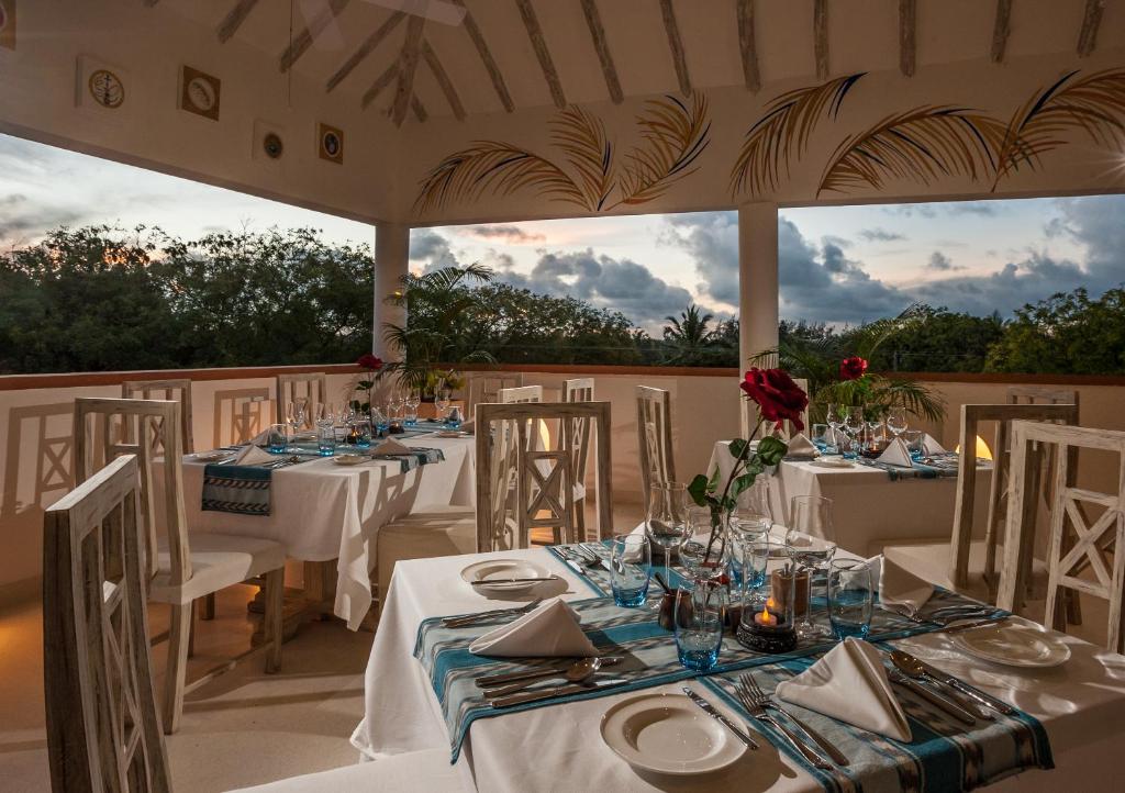 medina-palms-dining_1_orig