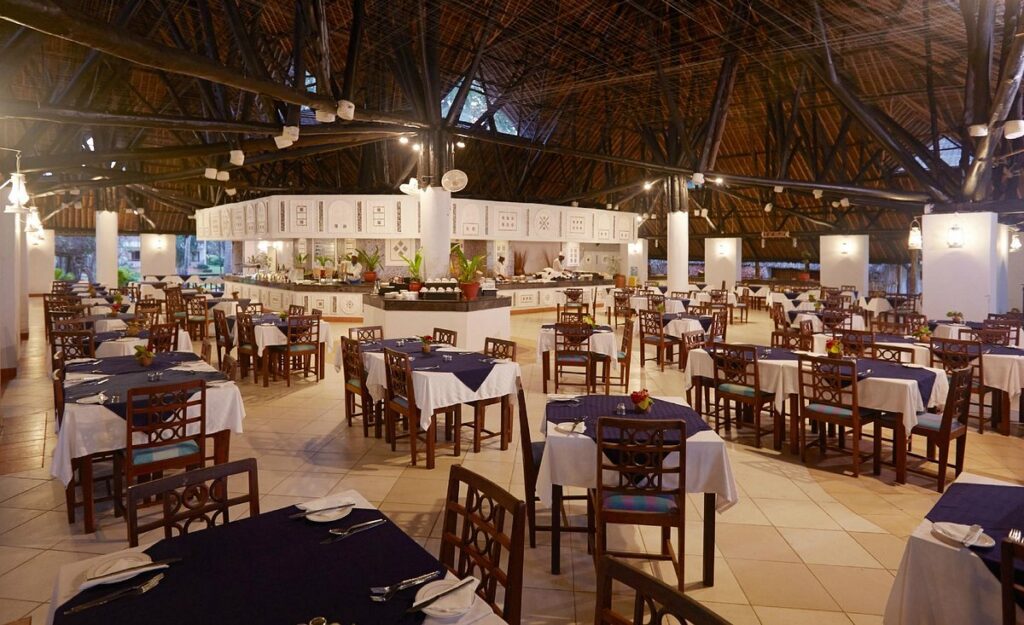 neptune-village-dining_1_orig