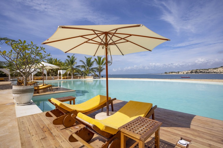 pool-ocean-768
