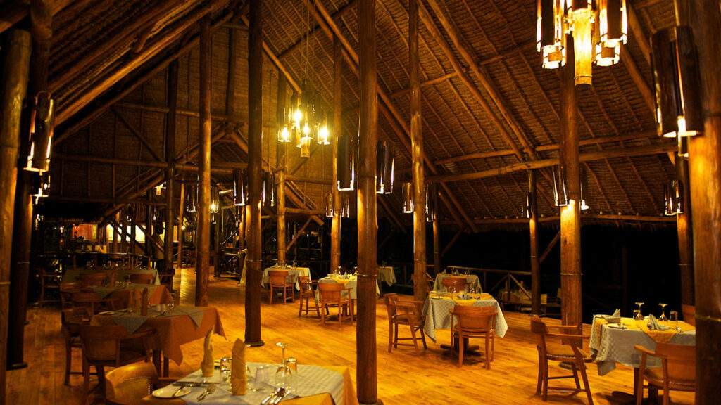 samburu-intrepids-galleryrestaurant (1)