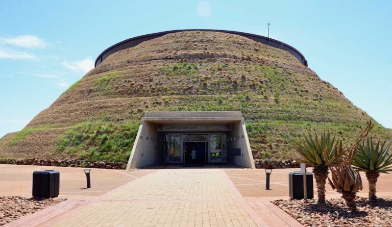 Joburg Maropeng_visitor_centre2C_Cradle_of_Humankind2C_South_Africa_20220622153253
